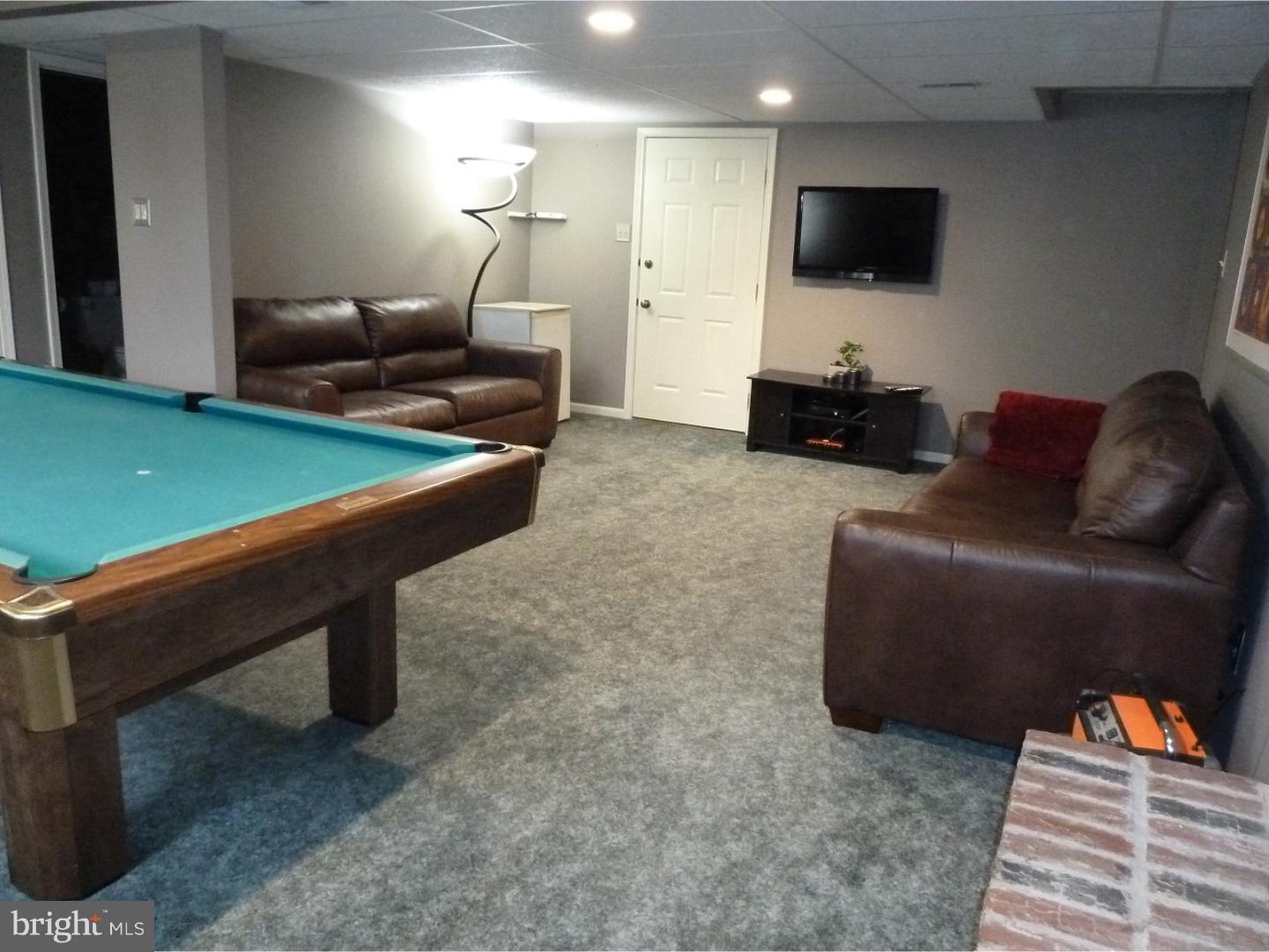 153 Bateman Road Langhorne, PA 19047 - Photo 8 of 25 Family Room