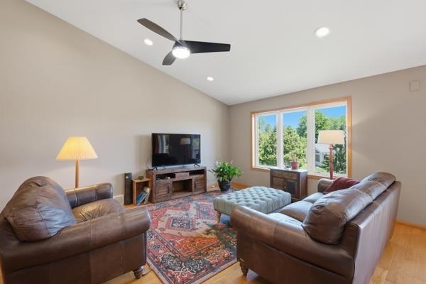 701 Rodefeld Way Madison, WI 53718 - Photo 3 of 41