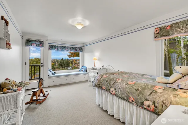 $1,100,000 | 6535 Sycamore Avenue Northwest, Seattle, WA 98117