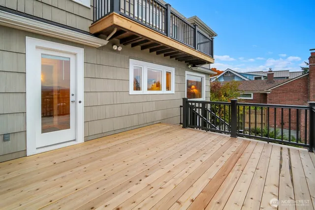 $1,100,000 | 6535 Sycamore Avenue Northwest, Seattle, WA 98117