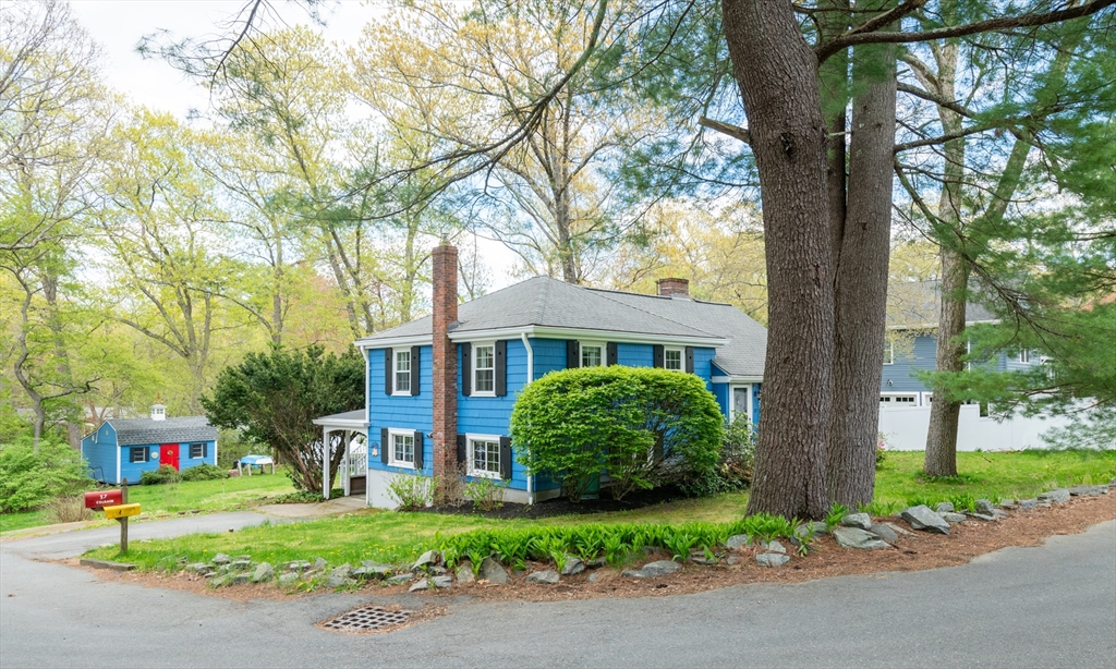 37 Colrain Road Topsfield, MA 01983 - Photo 1 of 42 Gallery Image 1