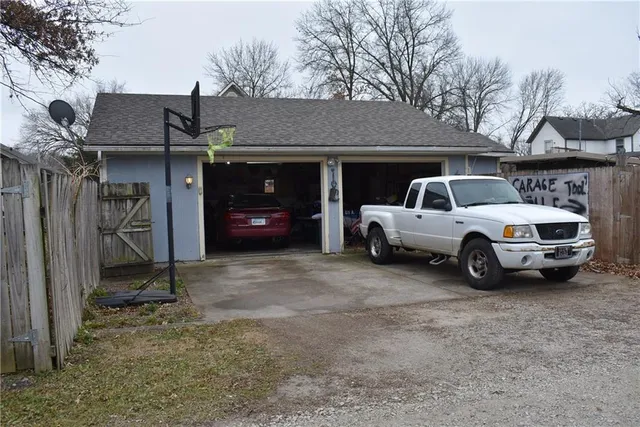$165,000 | 102 Brown Avenue, Osawatomie, KS 66064
