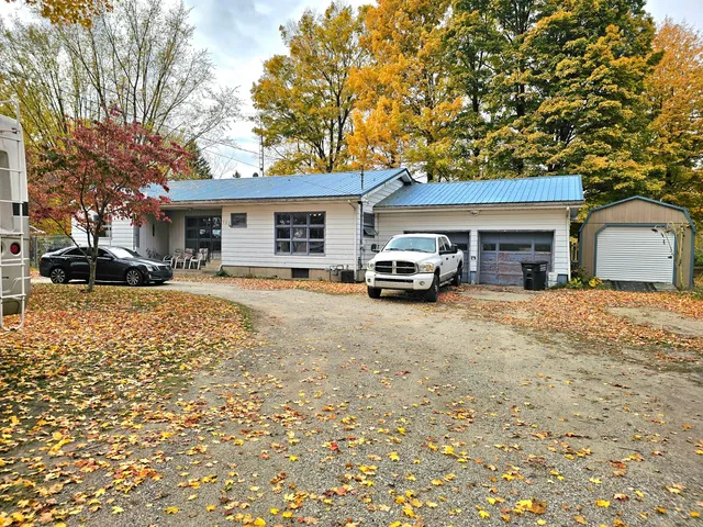 $180,000 | 229 Burr Oak Road, Burr Oak, MI 49030