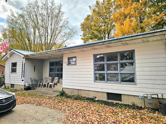 $180,000 | 229 Burr Oak Road, Burr Oak, MI 49030