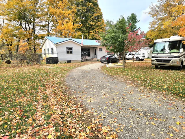 $180,000 | 229 Burr Oak Road, Burr Oak, MI 49030