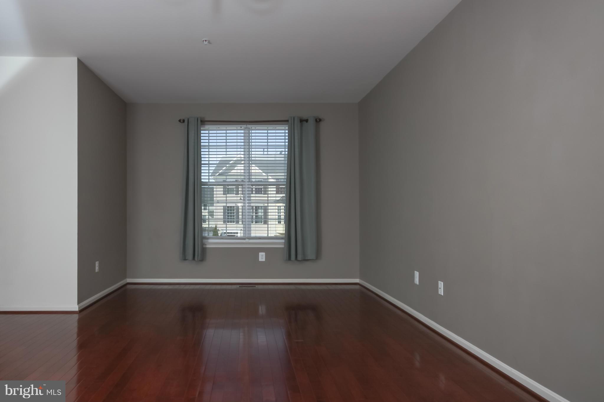 12923 Yellow Jacket Road Hagerstown, MD 21740 - Photo 9 of 30 Living Room