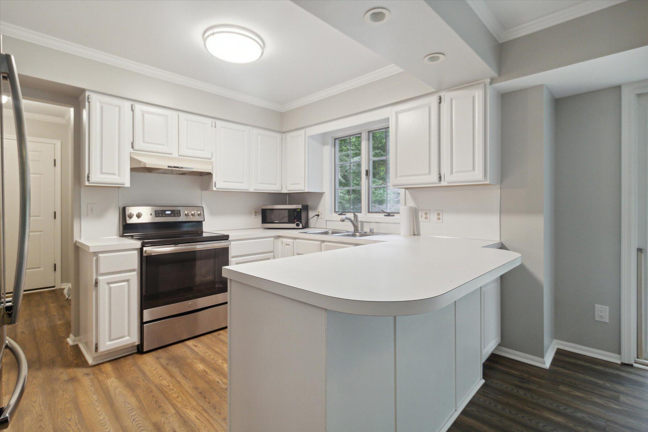 1189 Oakhampton Road Holland, MI 49424 - Photo 17 of 58 18-1189-Oakhampton-Rd-Holland-MI-49424-W