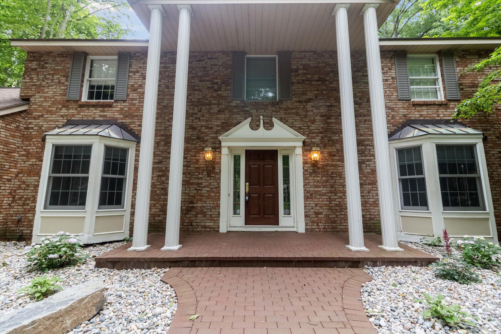 1189 Oakhampton Road Holland, MI 49424 - Photo 5 of 58 06-1189-Oakhampton-Rd-Holland-MI-49424-W
