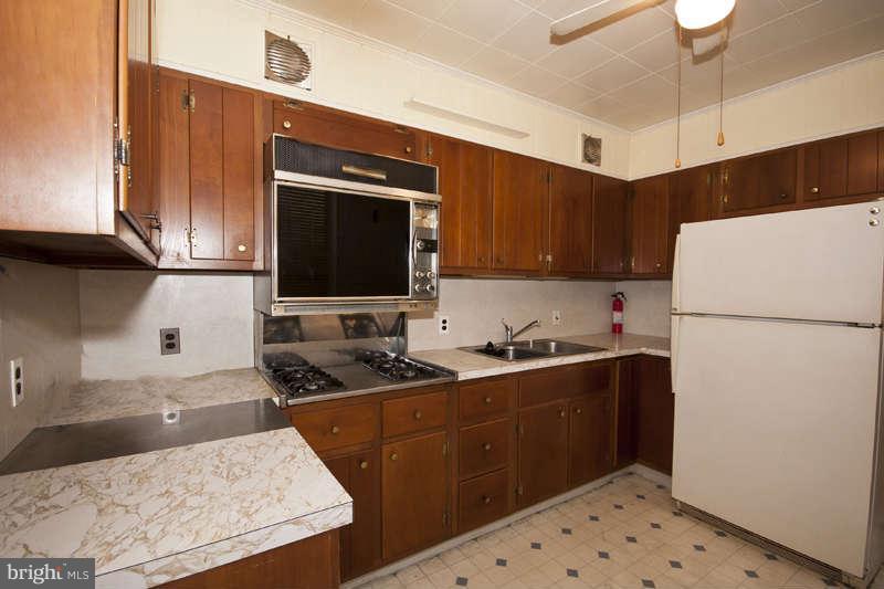 3242 Keswick Road Baltimore, MD 21211 - Photo 8 of 22 Kitchen