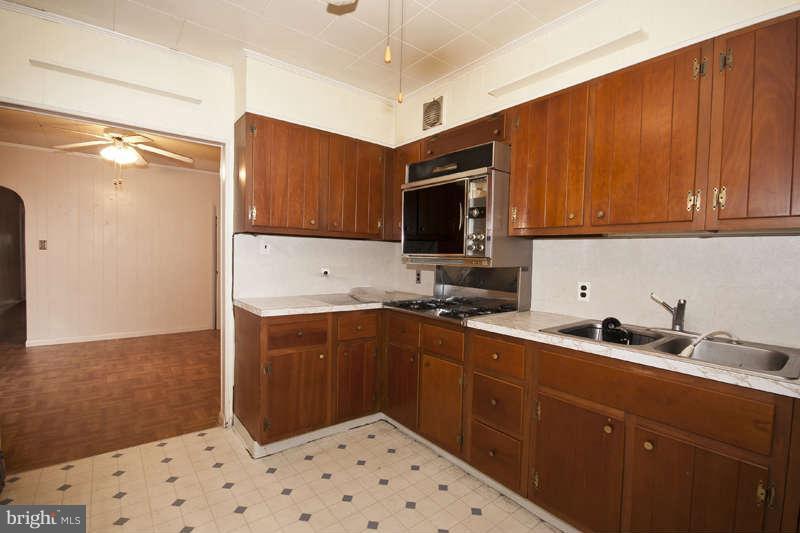 3242 Keswick Road Baltimore, MD 21211 - Photo 9 of 22 Kitchen