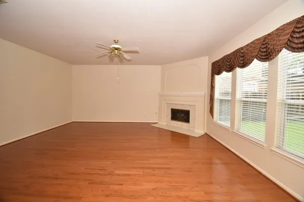 $2,500 | 3810 Buckley Lane, Missouri City, TX 77459