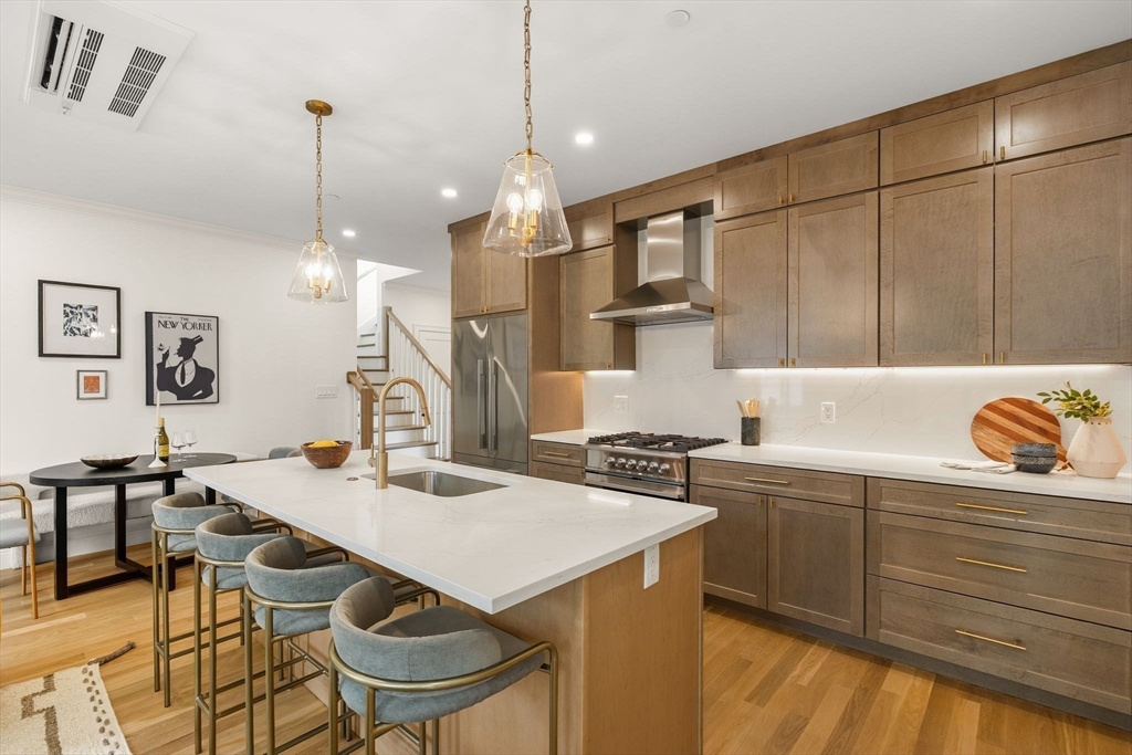 27 Shepard Street, Unit 6 Boston, MA 02135 - Photo 6 of 28