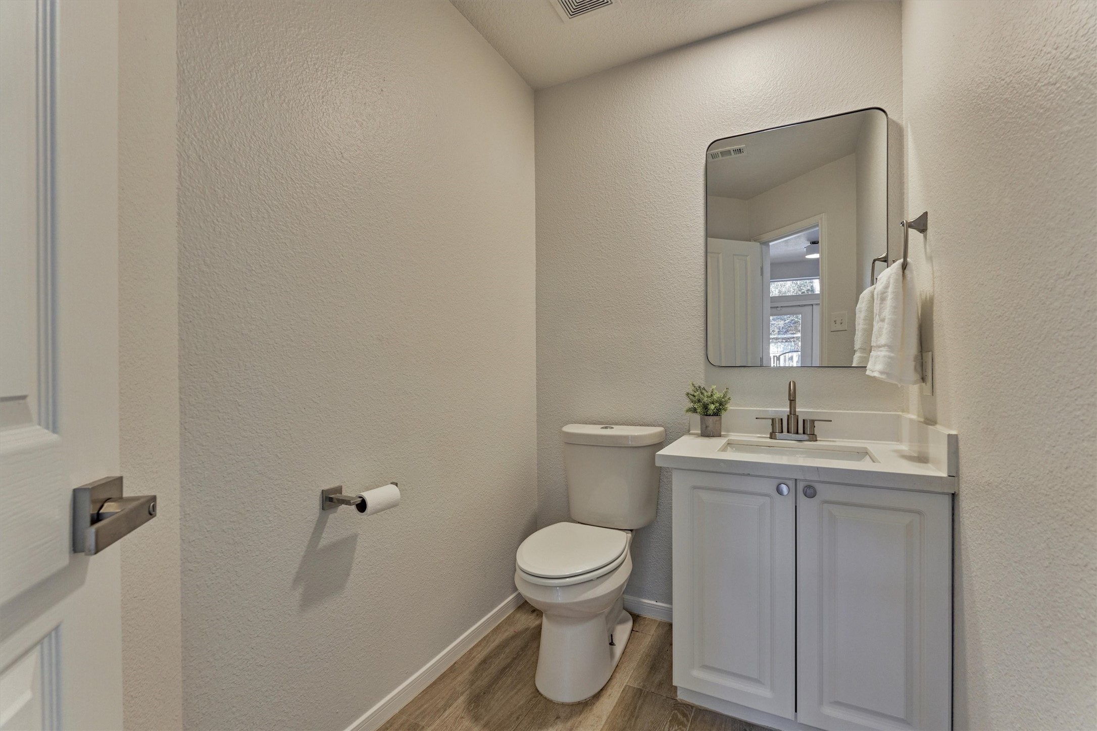 58 South Bethany Bend Circle Spring, TX 77382 - Photo 32 of 45 Don't miss the powder room on the first floor.