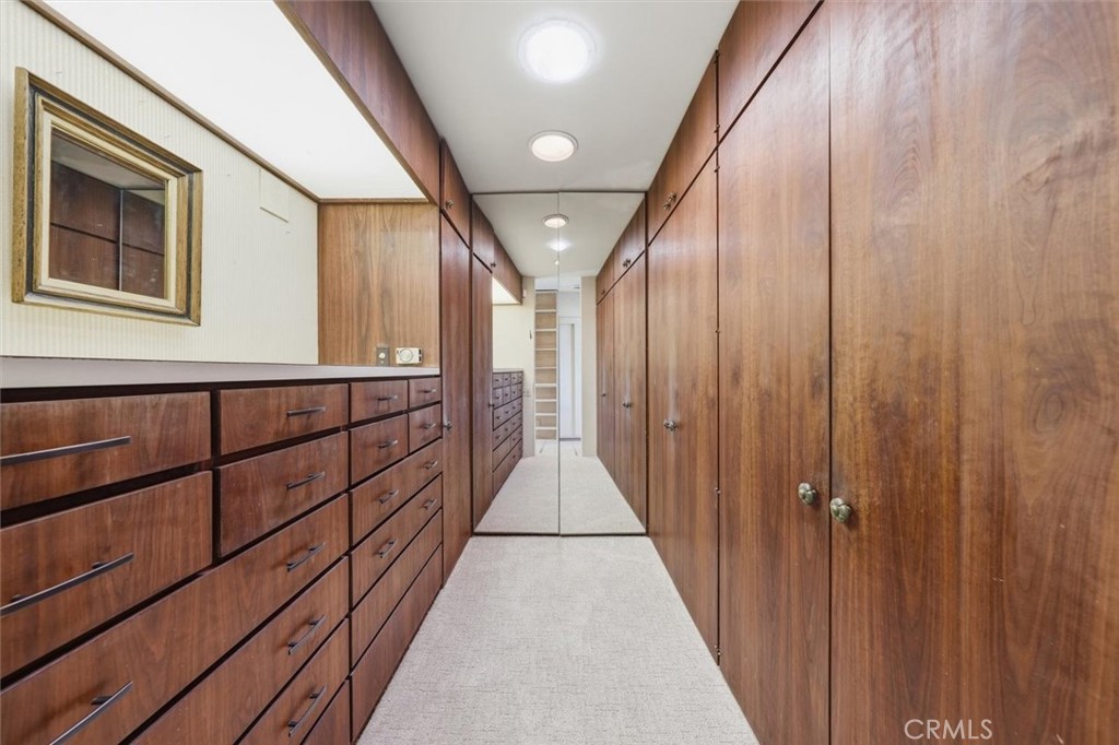 100 Saddleback Road Rolling Hills, CA 90274 - Photo 33 of 66 Primary Suite Dressing Area