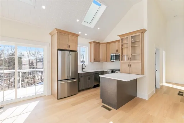 $3,500 | 639 East Broadway, Unit A, Haverhill, MA 01830