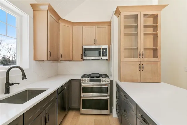 $3,500 | 639 East Broadway, Unit A, Haverhill, MA 01830