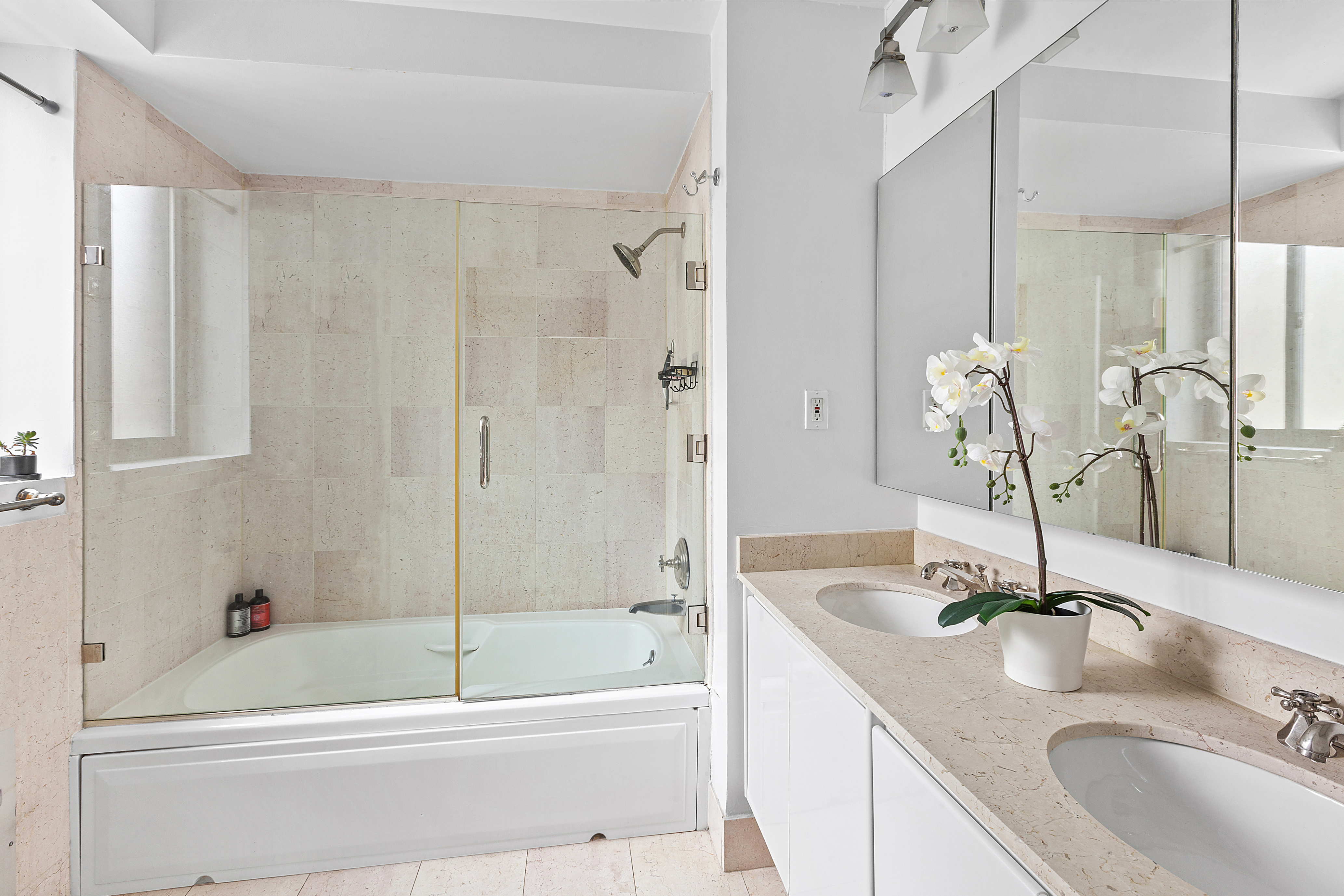 134 East 93rd Street, Unit 10C Manhattan, NY 10128 - Photo 8 of 9