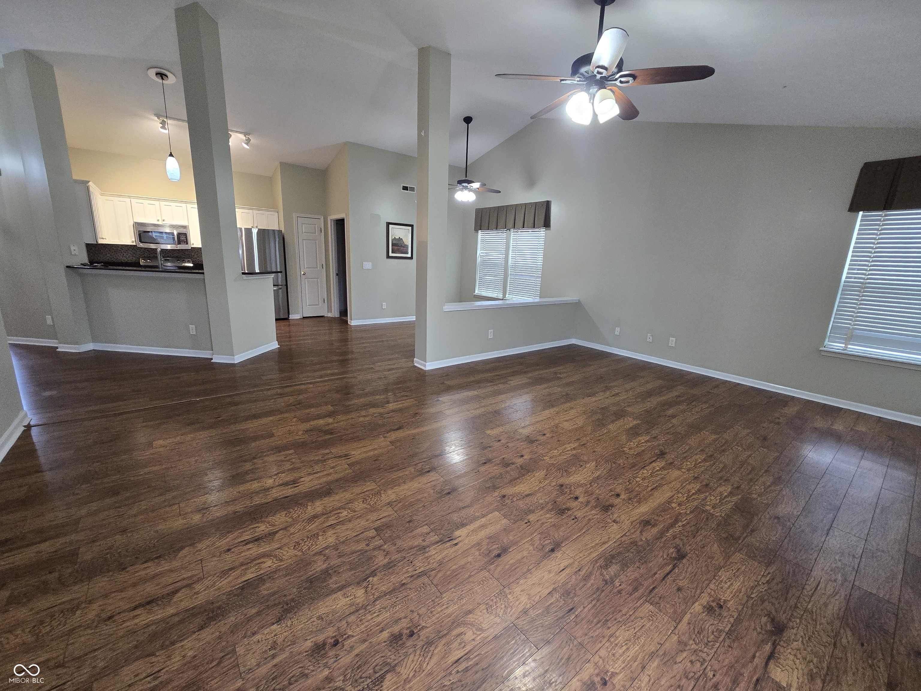 654 Shortleaf Drive Avon, IN 46123 - Photo 5 of 26