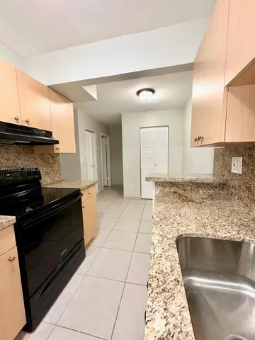$1,900 | 10786 North Kendall Drive, Unit D13, Miami, FL 33176