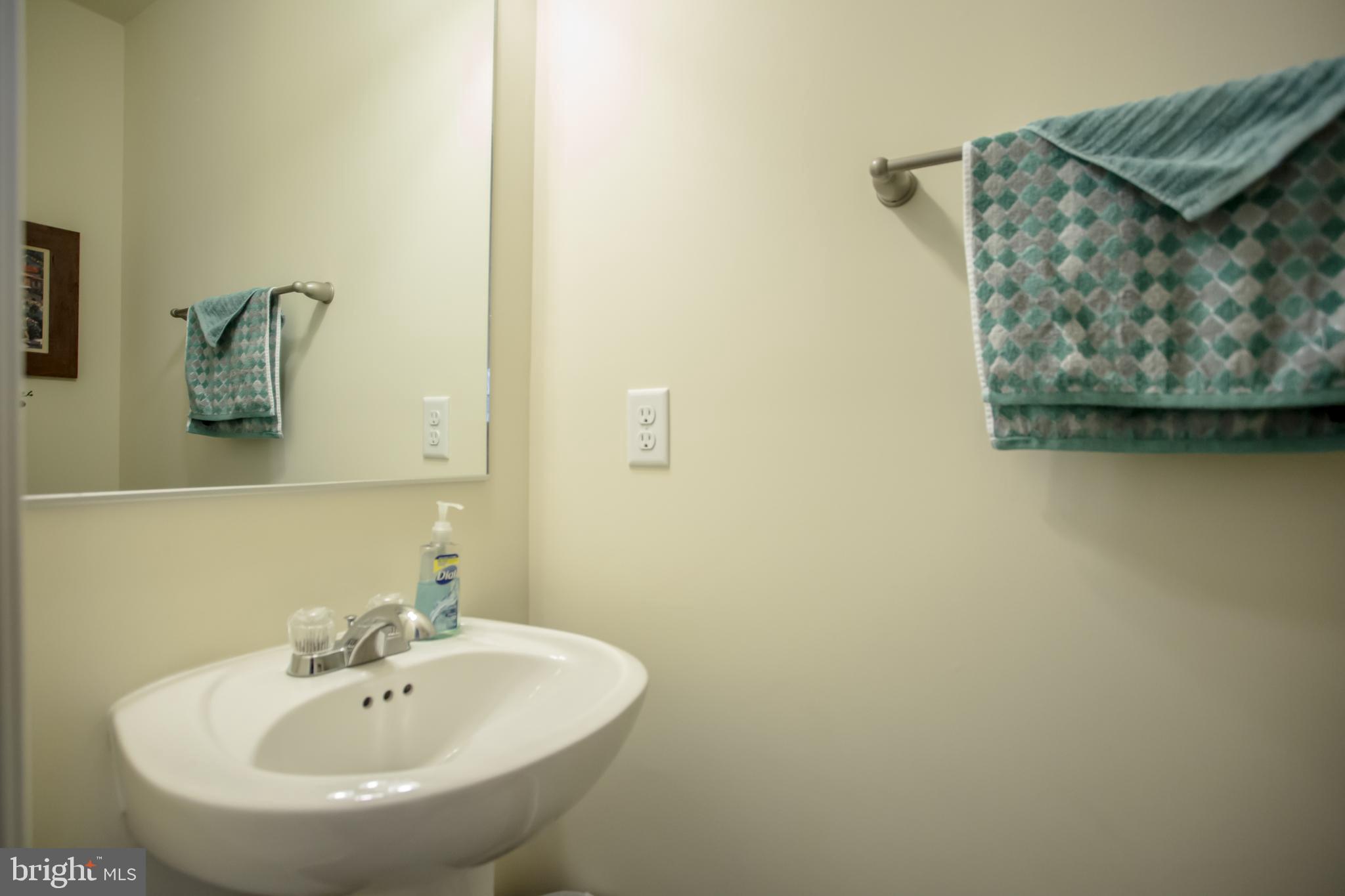 12450 Elk Run Church Road Midland, VA 22728 - Photo 11 of 41 Powder Room