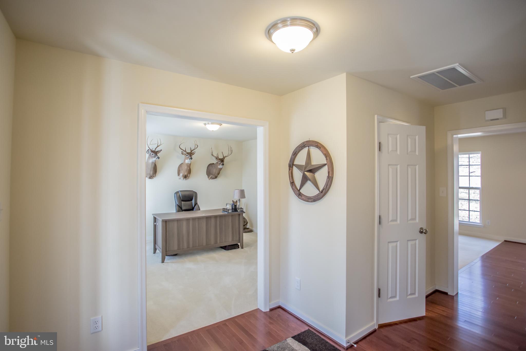 12450 Elk Run Church Road Midland, VA 22728 - Photo 3 of 41 Foyer