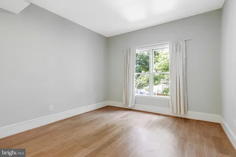 $1,400,000 | 822 5th Street Northeast, Washington, DC 20002