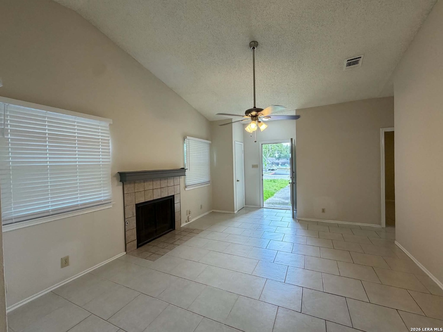 3431 Ridge Country Street San Antonio, TX 78247 - Photo 4 of 20