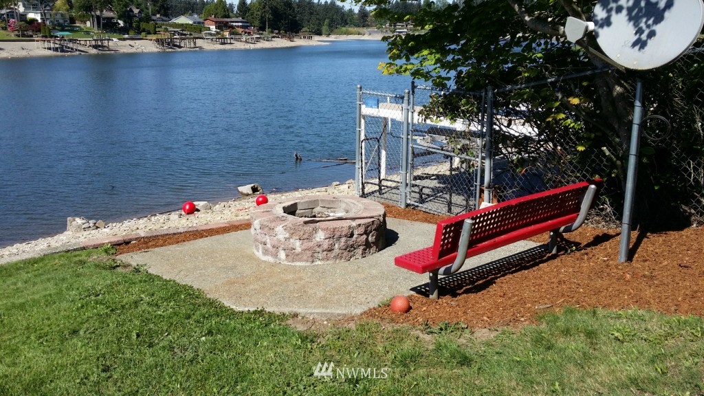 1804 Channel Road East Lake Tapps, WA 98391 - Photo 10 of 25