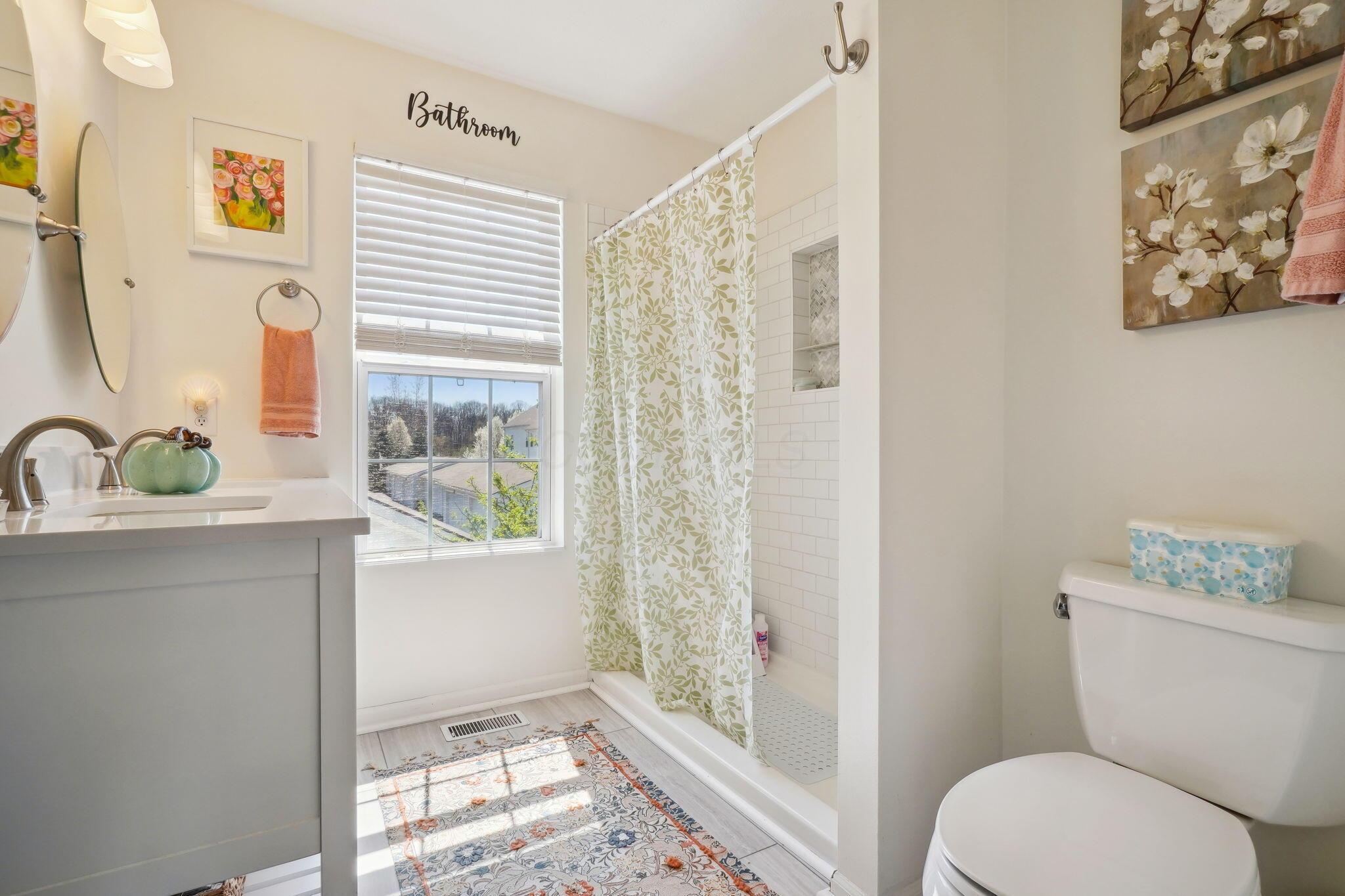 707 Lazelle Road Westerville, OH 43081 - Photo 14 of 26 Master Bathroom