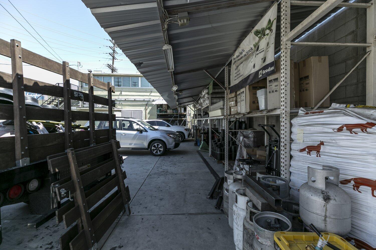 10615 San Fernando Road Pacoima, CA 91331 - Photo 23 of 31 24-SanFernandoRd-86170ec381