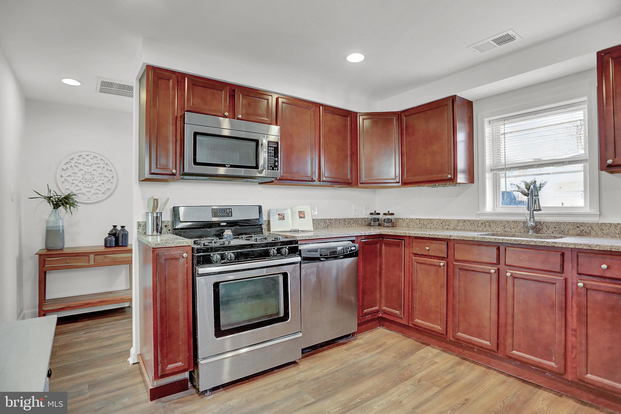 7804 Fairgreen Road Dundalk, MD 21222 - Photo 4 of 25