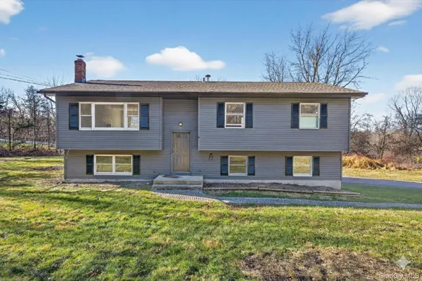 a house view with a outdoor space
