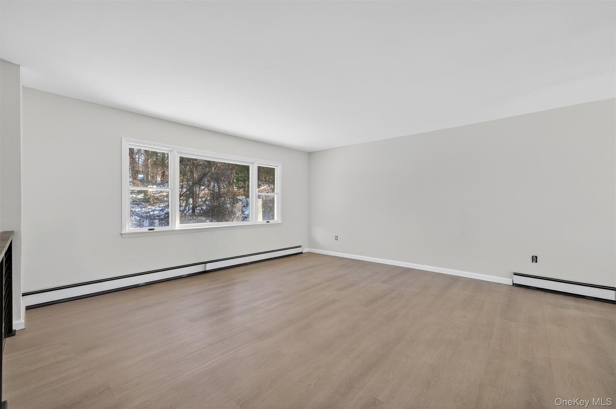 7 Edenville Road Warwick, NY 10990 - Photo 6 of 38 an empty room with windows