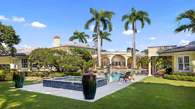 a view of outdoor space yard deck patio and deck