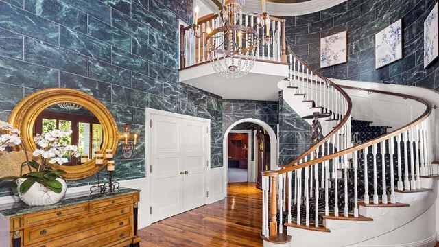 a view of entryway with a front door