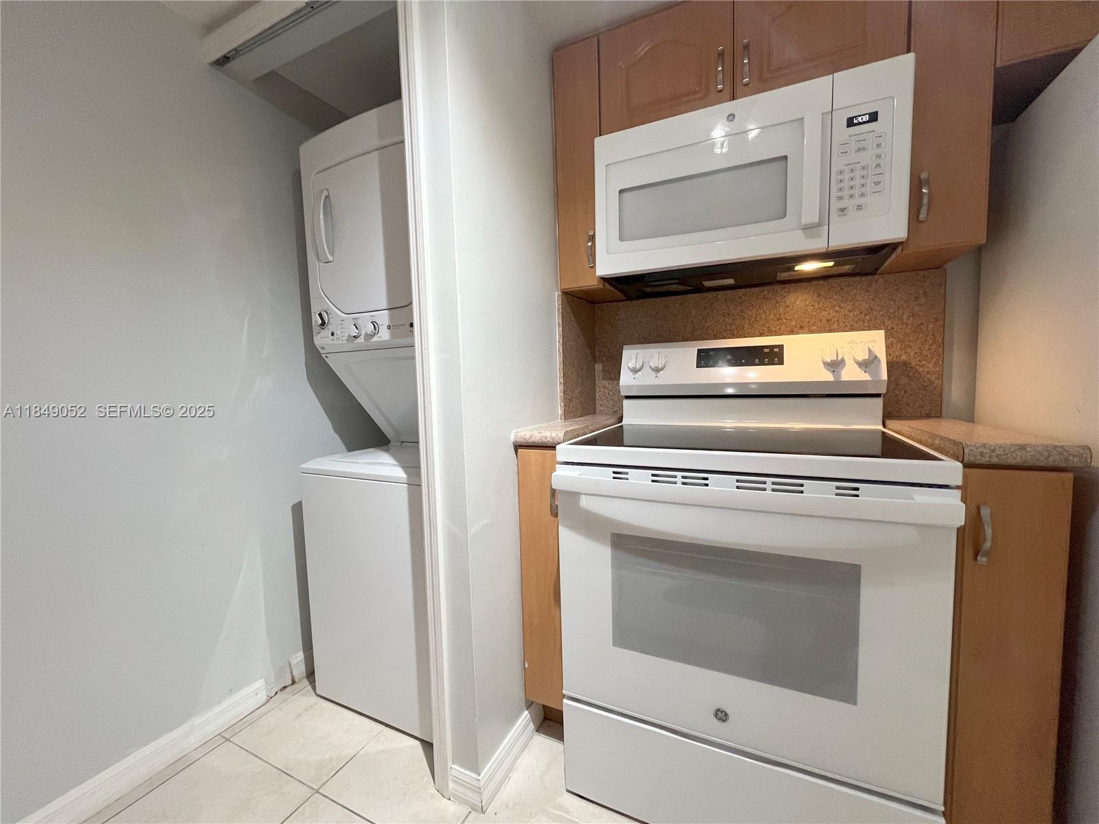 2415 Northwest 16th St Road, Unit 3031 Miami, FL 33125 - Photo 10 of 22