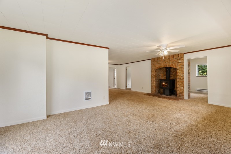 7548 Rainier Road Southeast Olympia, WA 98513 - Photo 2 of 38 Gallery Image 2