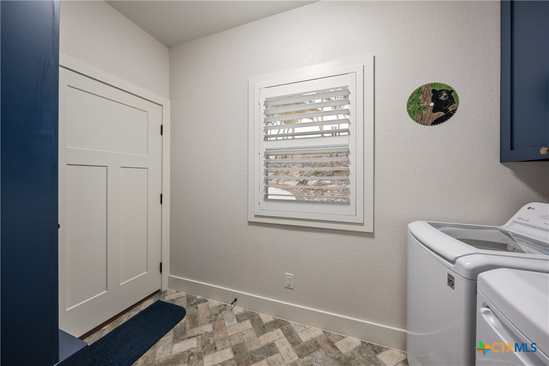 1382 Cottonwood Road Fischer, TX 78623 - Photo 17 of 33