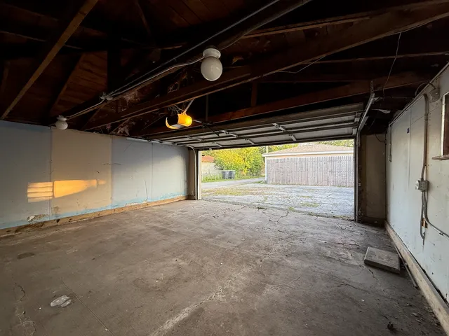 $209,000 | 17153 Walter Street, Lansing, IL 60438