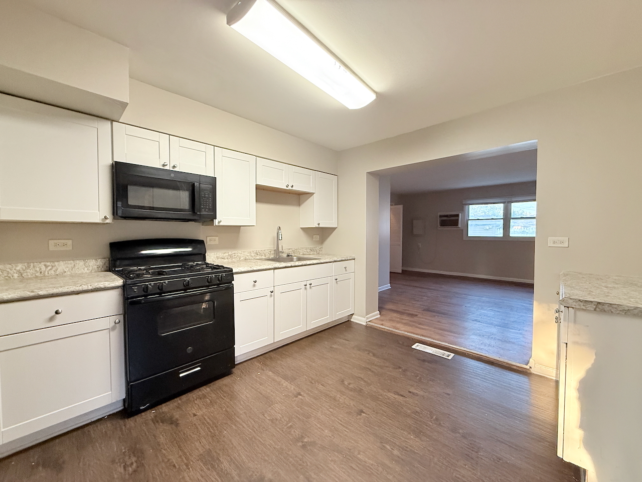 17153 Walter Street Lansing, IL 60438 - Photo 5 of 20