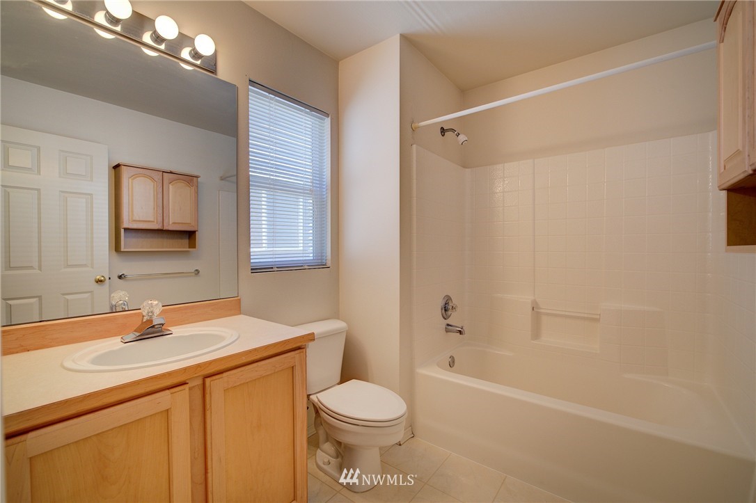 9218 Northeast 173rd Place Bothell, WA 98011 - Photo 12 of 19 Gallery Image 12