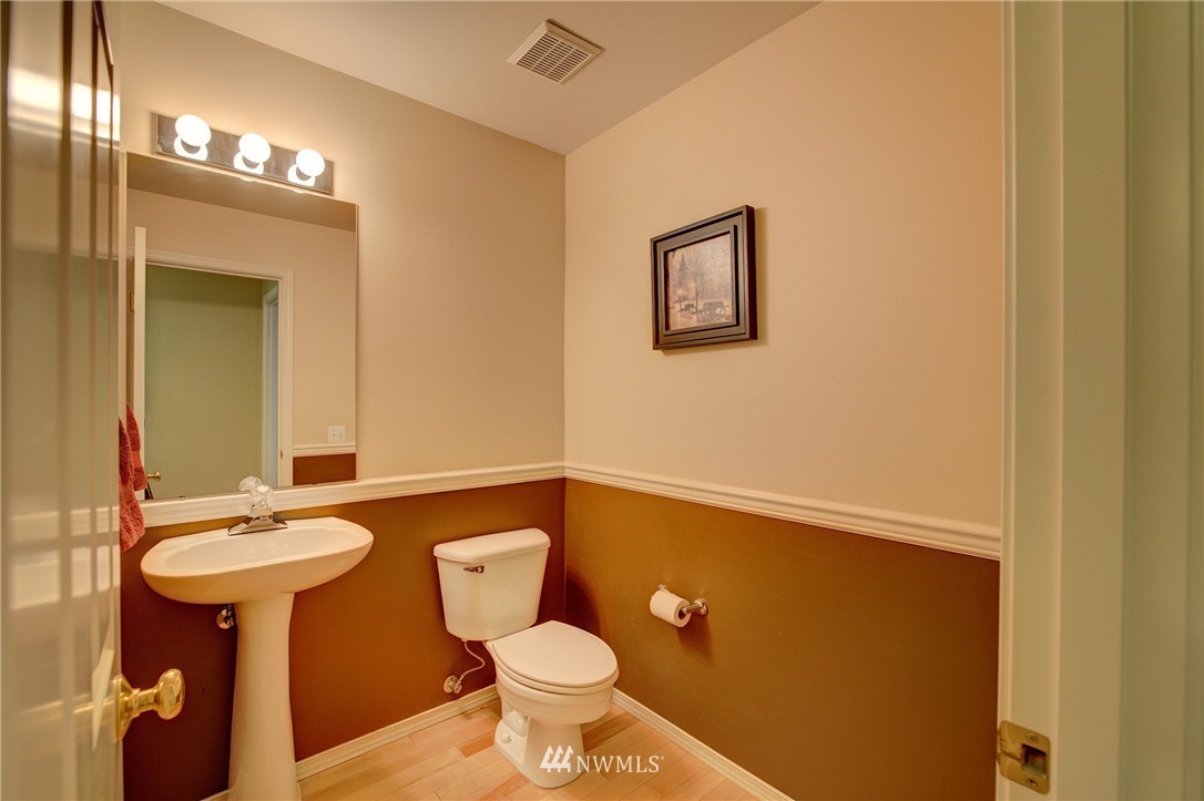 9218 Northeast 173rd Place Bothell, WA 98011 - Photo 13 of 19 Gallery Image 13