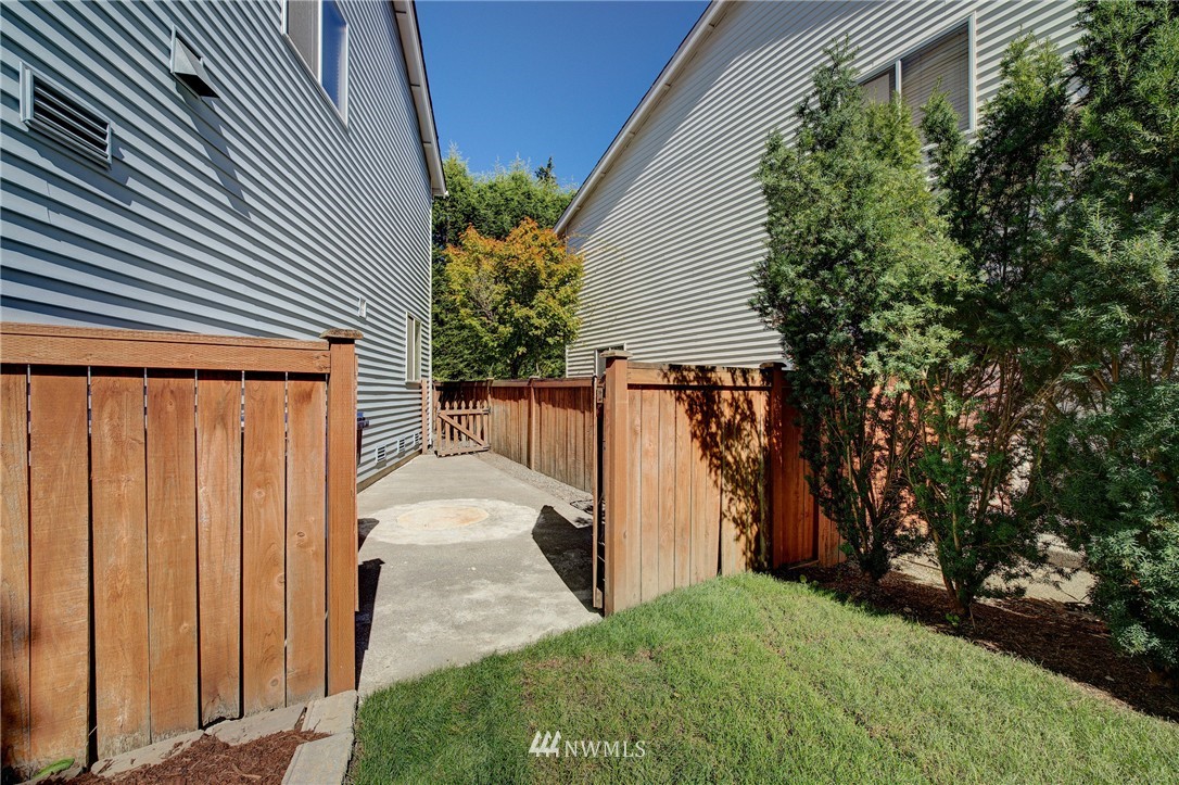 9218 Northeast 173rd Place Bothell, WA 98011 - Photo 18 of 19 Gallery Image 18