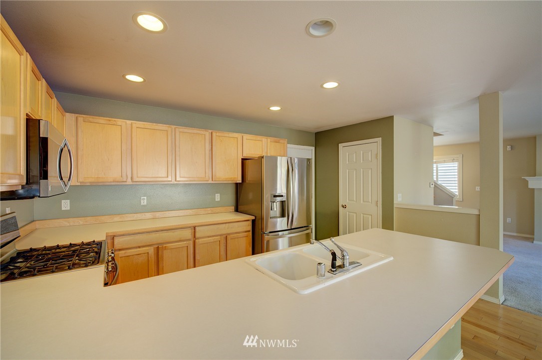 9218 Northeast 173rd Place Bothell, WA 98011 - Photo 3 of 19 Gallery Image 3