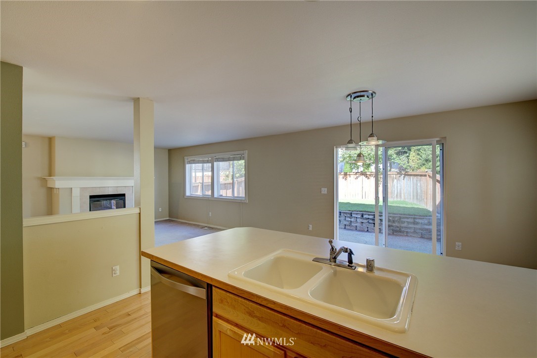 9218 Northeast 173rd Place Bothell, WA 98011 - Photo 4 of 19 Gallery Image 4