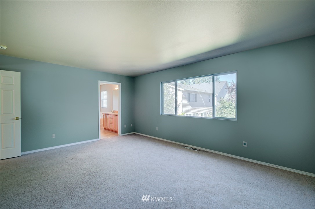 9218 Northeast 173rd Place Bothell, WA 98011 - Photo 8 of 19 Gallery Image 8