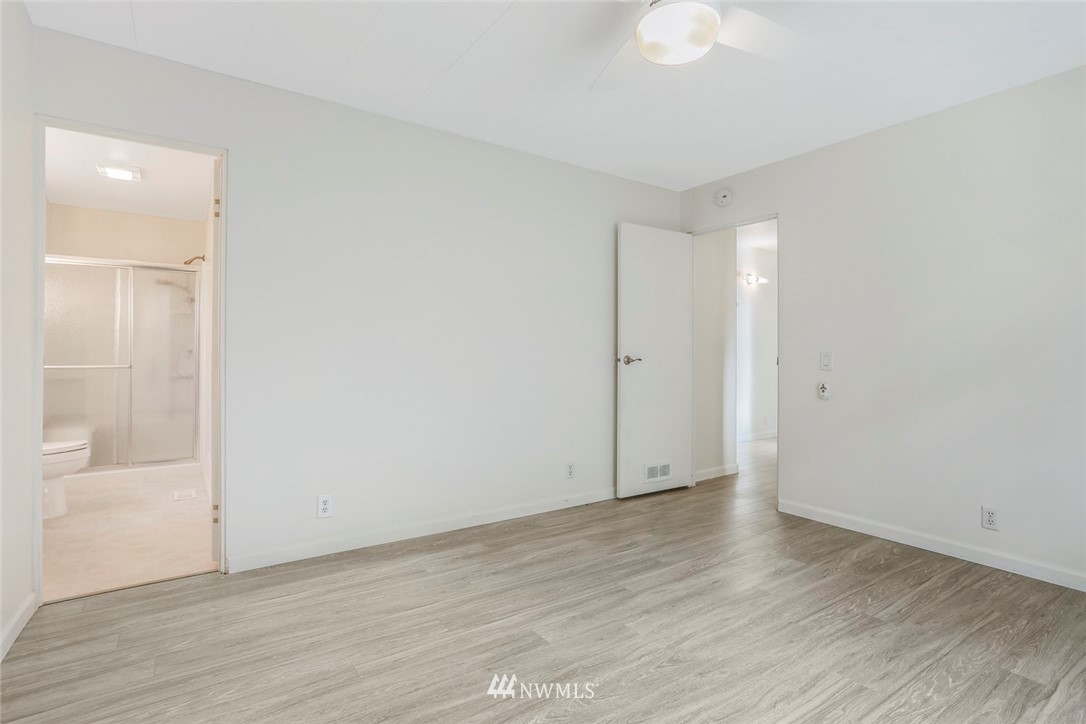 23623 Lake Drive West Bothell, WA 98021 - Photo 14 of 38