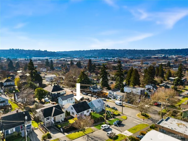 $899,000 | 347 Northwest 52nd Street, Seattle, WA 98107