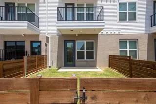 $1,425 | 2232 Empire Central, Unit 302, Dallas, TX 75235