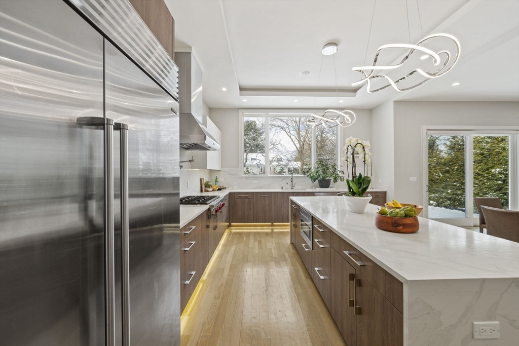 28 Boulder Road Newton, MA 02459 - Photo 4 of 42